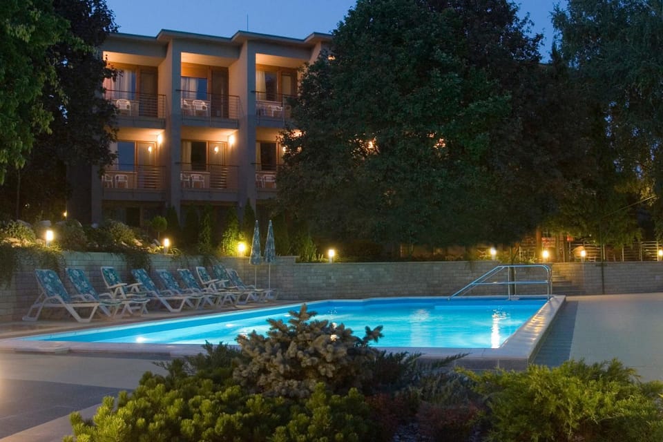 Property building, Swimming pool