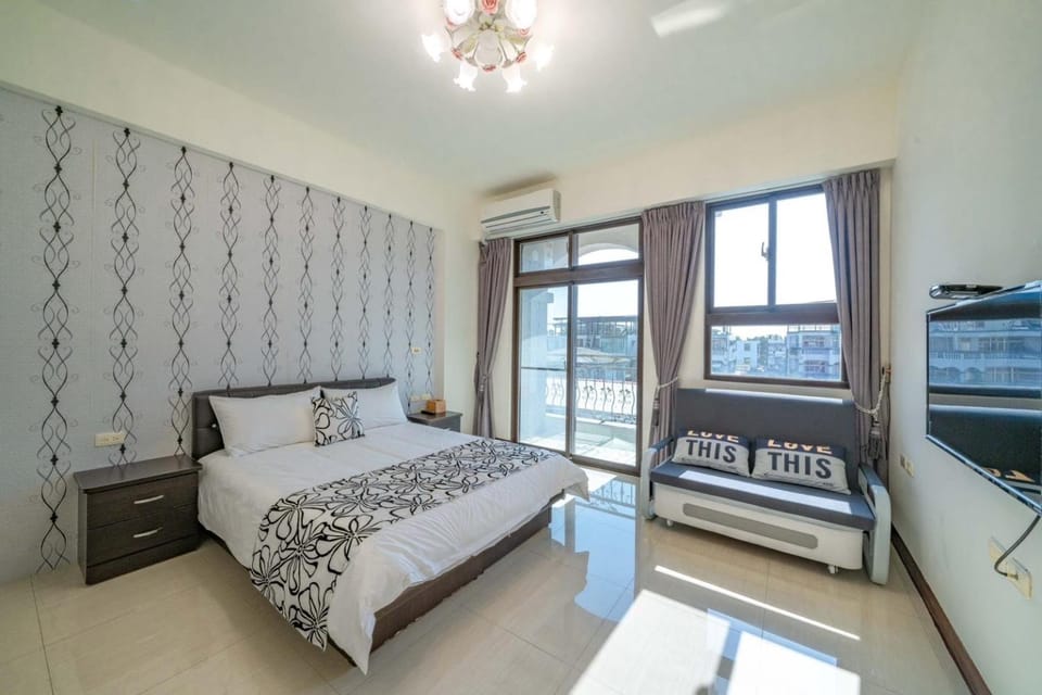 Bed, Photo of the whole room