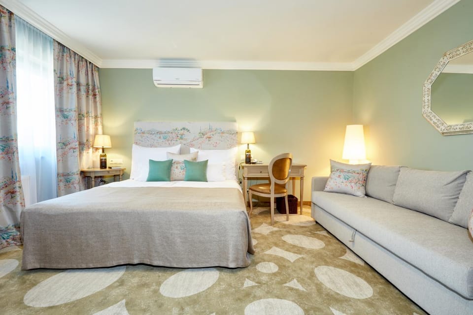 Bed, Photo of the whole room