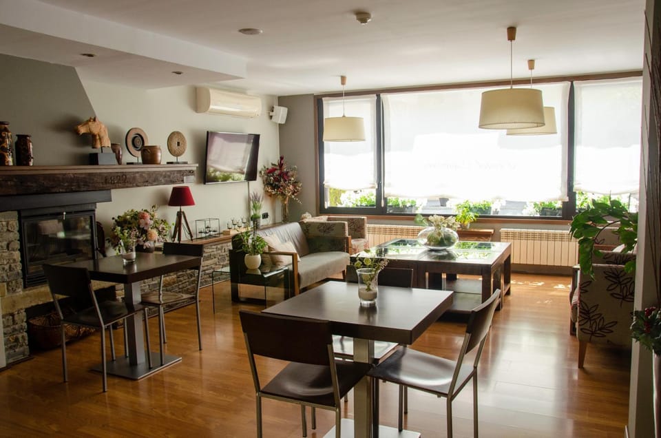Day, Lounge or bar
