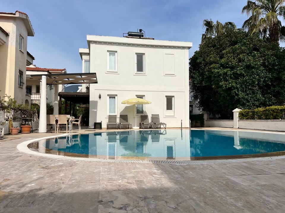 Property building, Swimming pool
