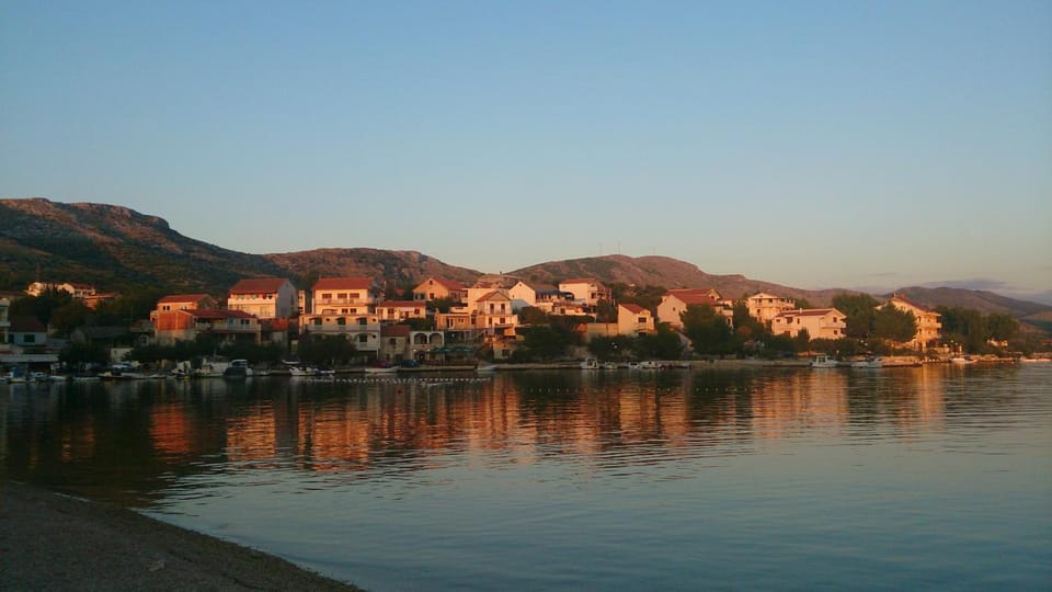 Neighbourhood, Natural landscape