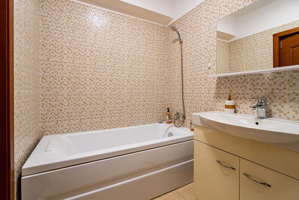 Bathroom, Bath