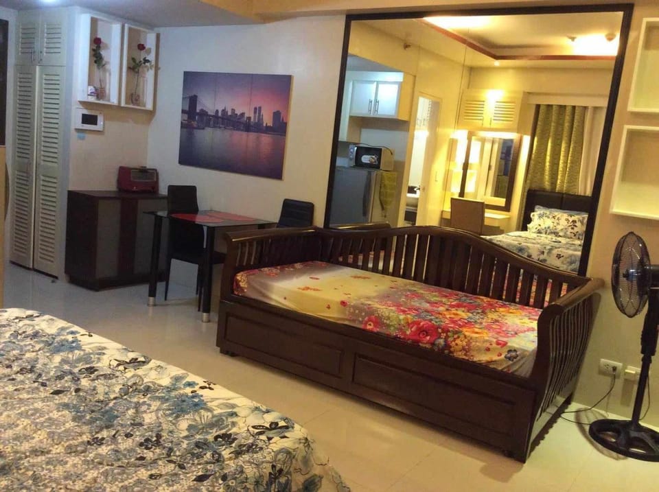 Palm Tree Villas by Ann Apartment in Pasay