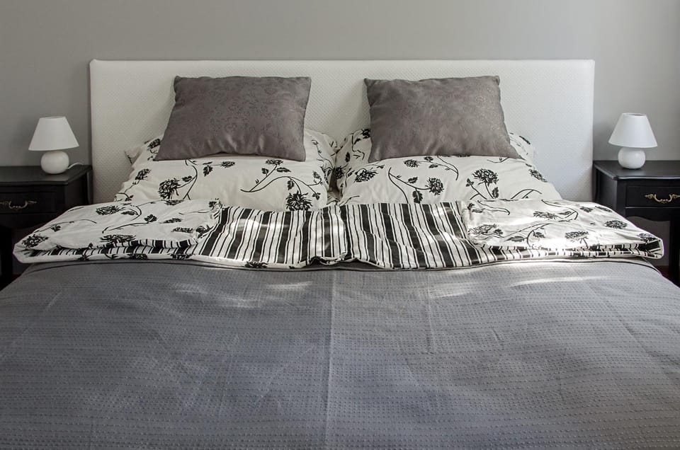 Bed, Photo of the whole room, Decorative detail