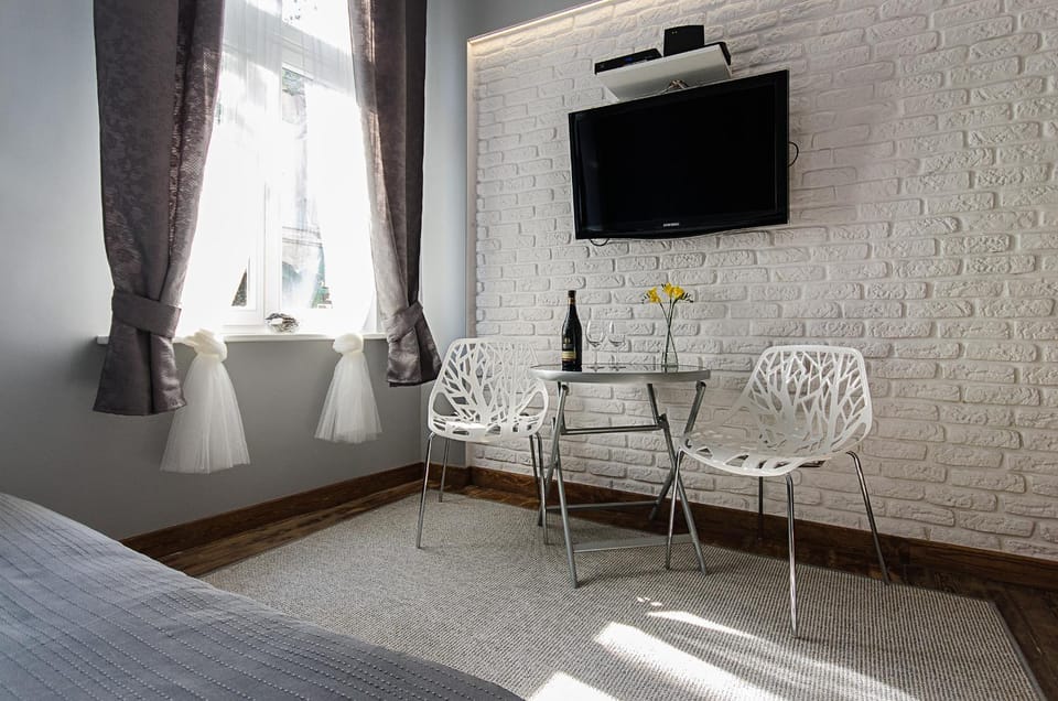 TV and multimedia, Photo of the whole room, Decorative detail