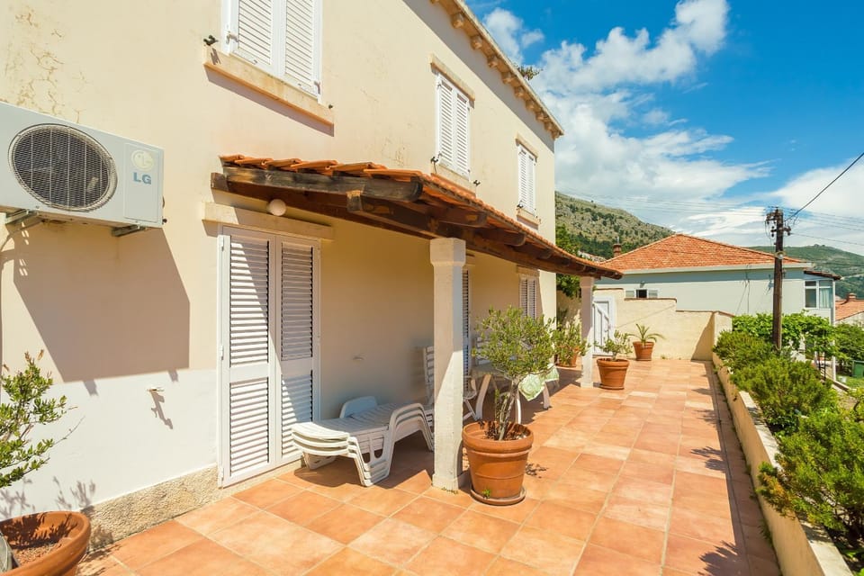 Garden, Balcony/Terrace, City view, Pool view, Sea view
