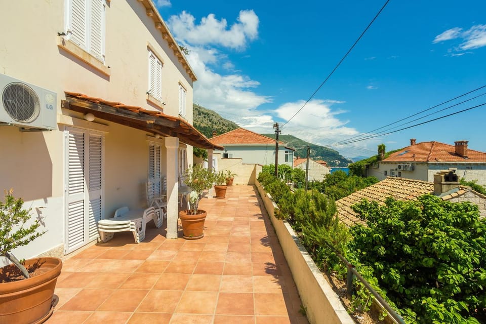Balcony/Terrace, City view, Garden view, Sea view