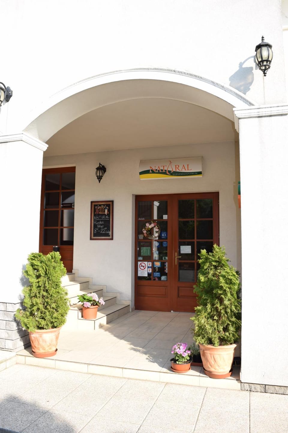 Facade/entrance