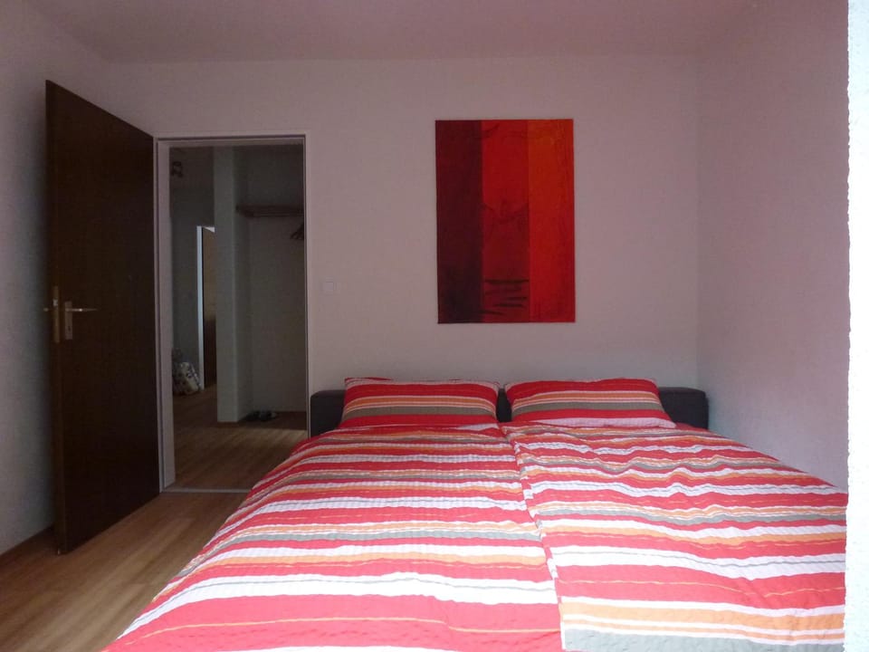 Bed, Photo of the whole room, Decorative detail