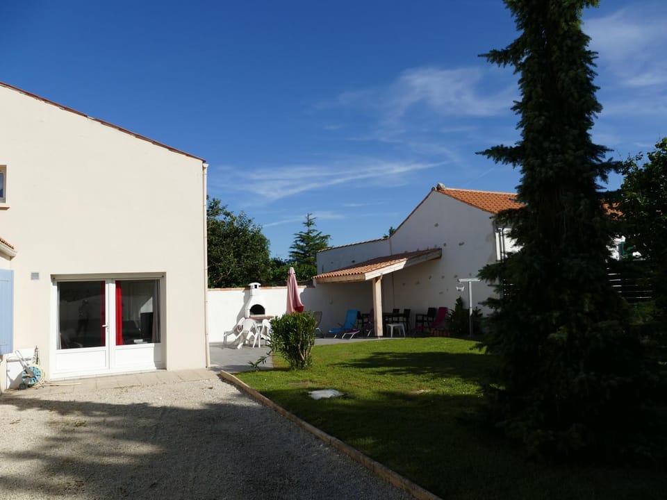 Facade/entrance, Garden, Balcony/Terrace, Garden view
