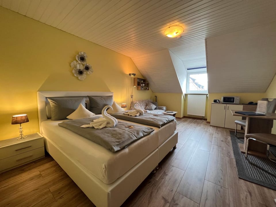 Bed, Photo of the whole room