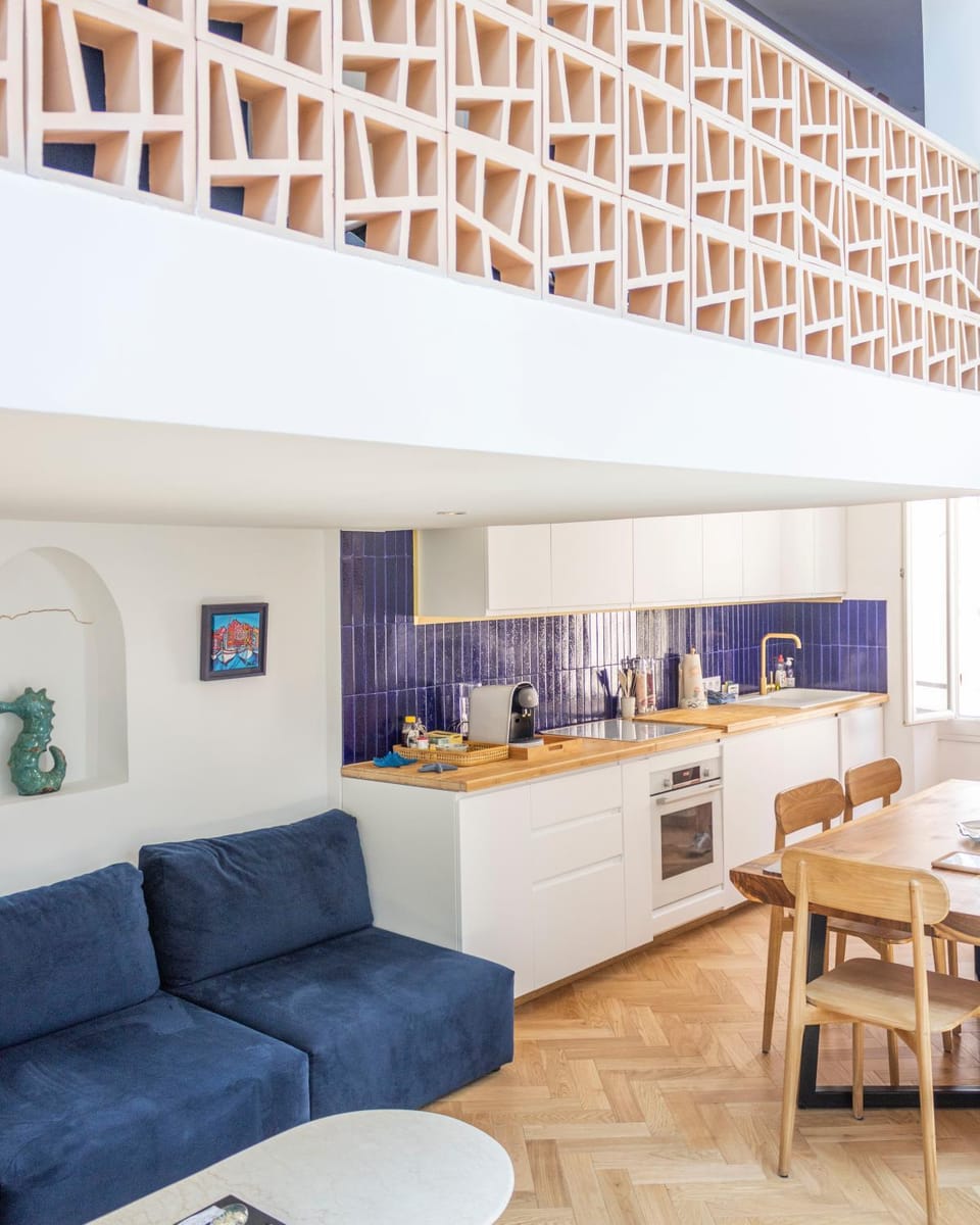 Kitchen or kitchenette, Living room