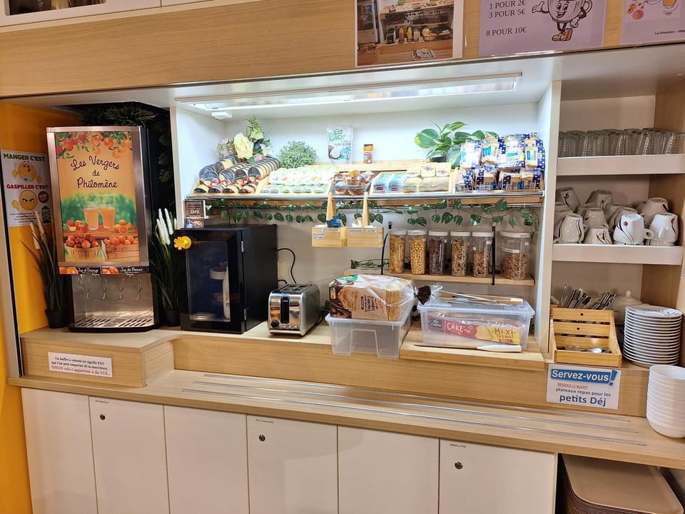Coffee/tea facilities