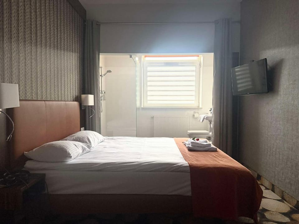 Bathroom, Photo of the whole room