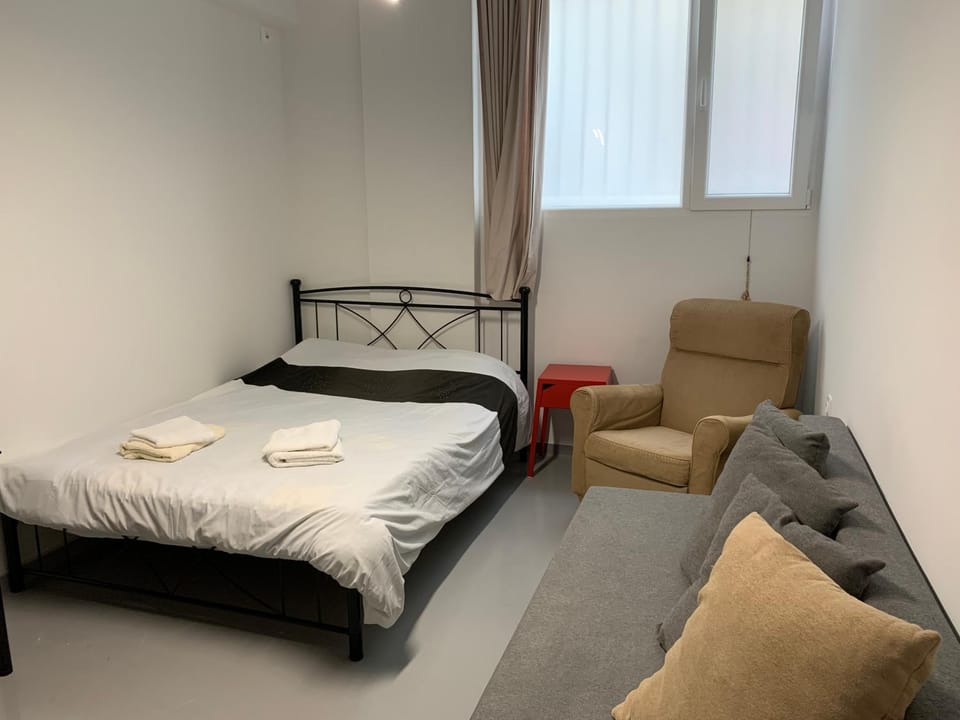 Holodek Apartments Ground & SemiBasement Apartment in Athens