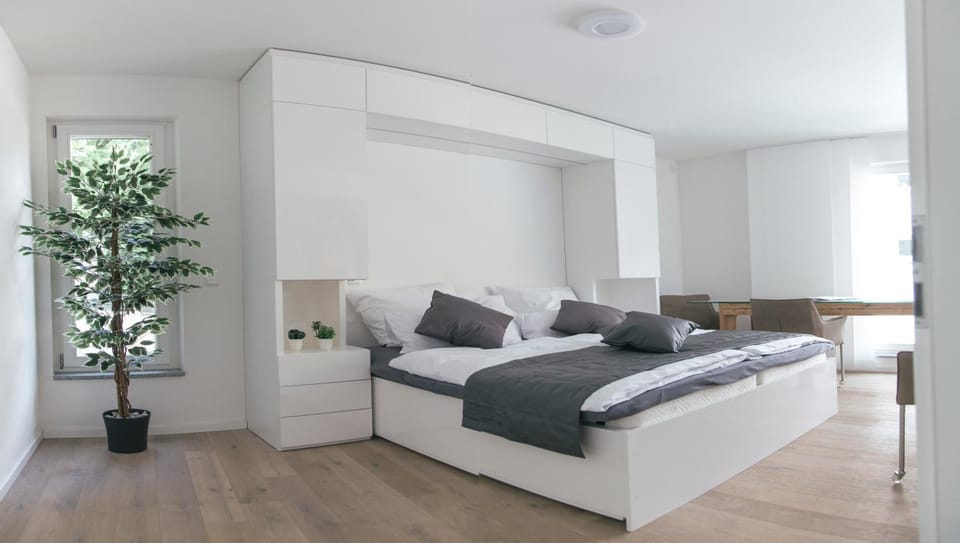 Photo of the whole room, Bedroom