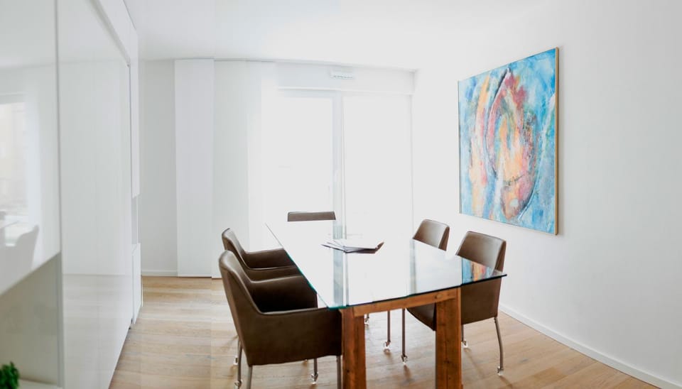 Photo of the whole room, Decorative detail