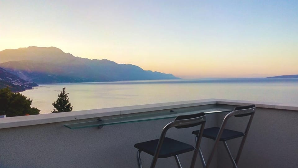 View (from property/room), Balcony/Terrace, Mountain view, Sea view