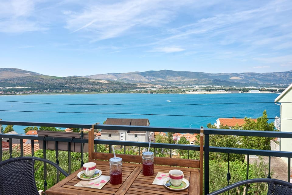 Balcony/Terrace, Mountain view, Sea view
