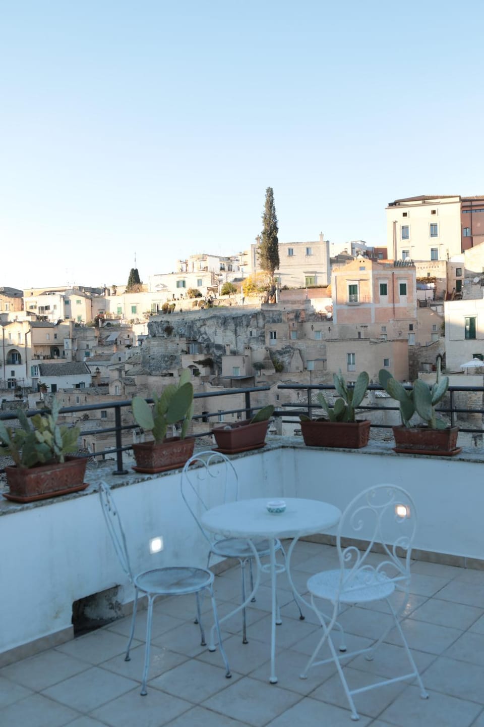 Property building, Balcony/Terrace, Balcony/Terrace, Breakfast