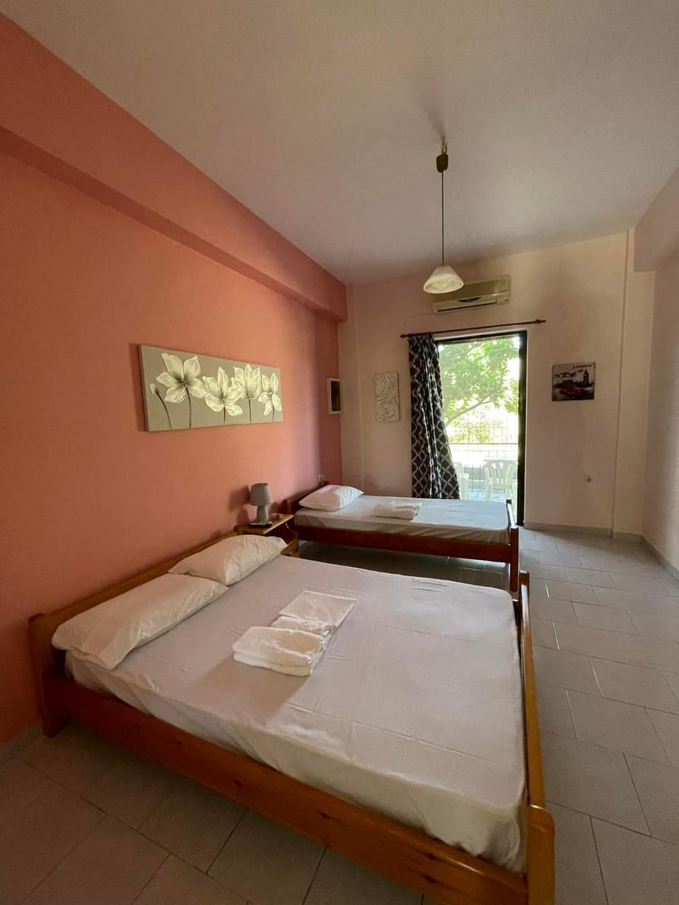 Yfantis Sakis Apartment's Bed and Breakfast in Peloponnese, Western Greece and the Ionian