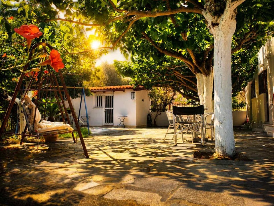 Yfantis Sakis Apartment's Bed and Breakfast in Greece