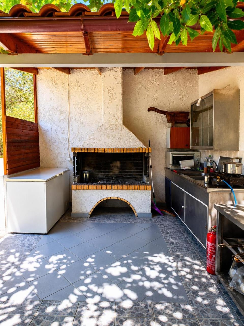 Yfantis Sakis Apartment's Bed and Breakfast in Greece