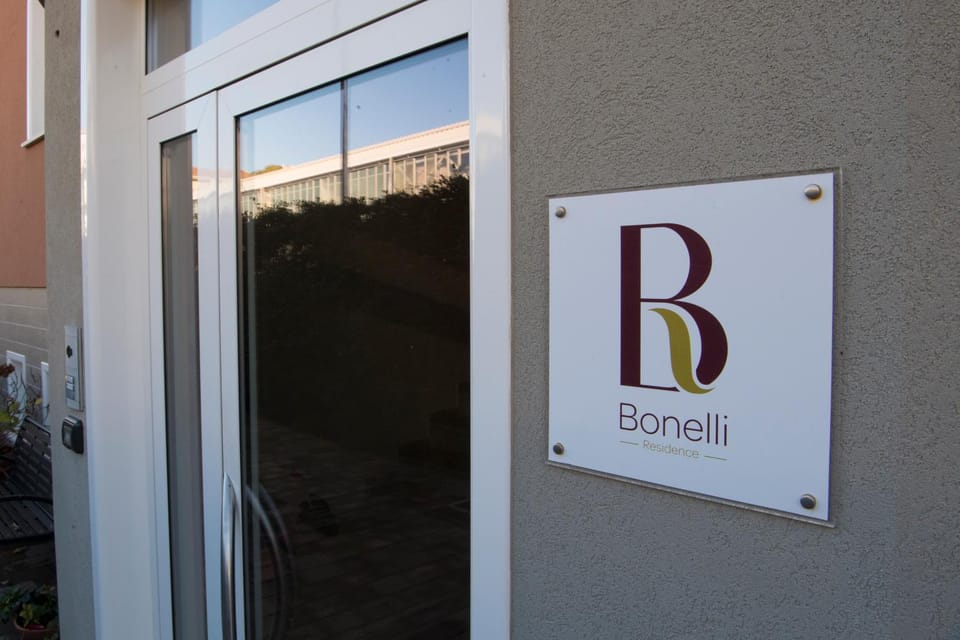 Facade/entrance, Logo/Certificate/Sign