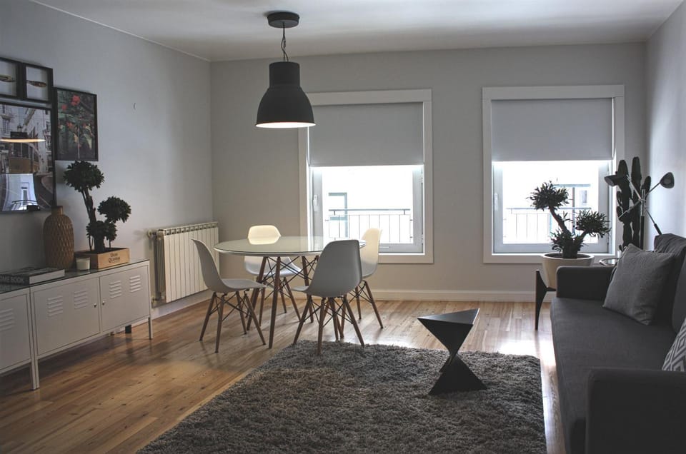 TV and multimedia, Living room, Photo of the whole room, Decorative detail, Seating area