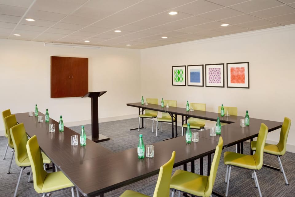 Meeting/conference room