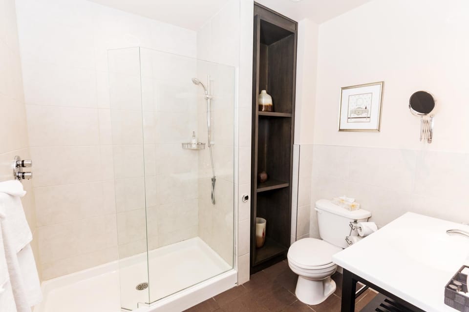 Shower, Toilet, Bathroom, Bedroom