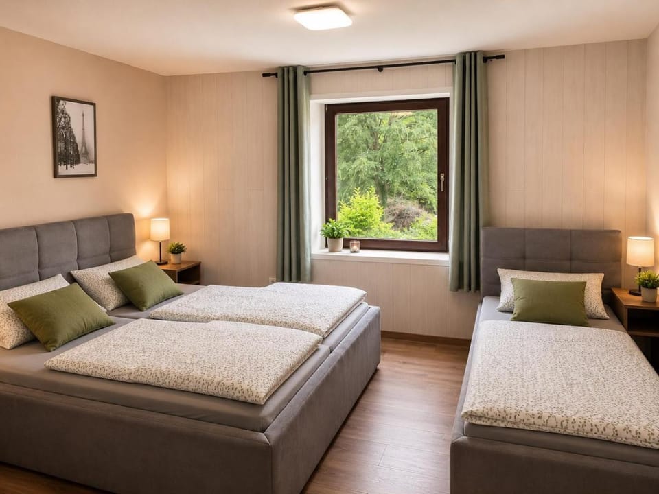 Photo of the whole room, Bedroom