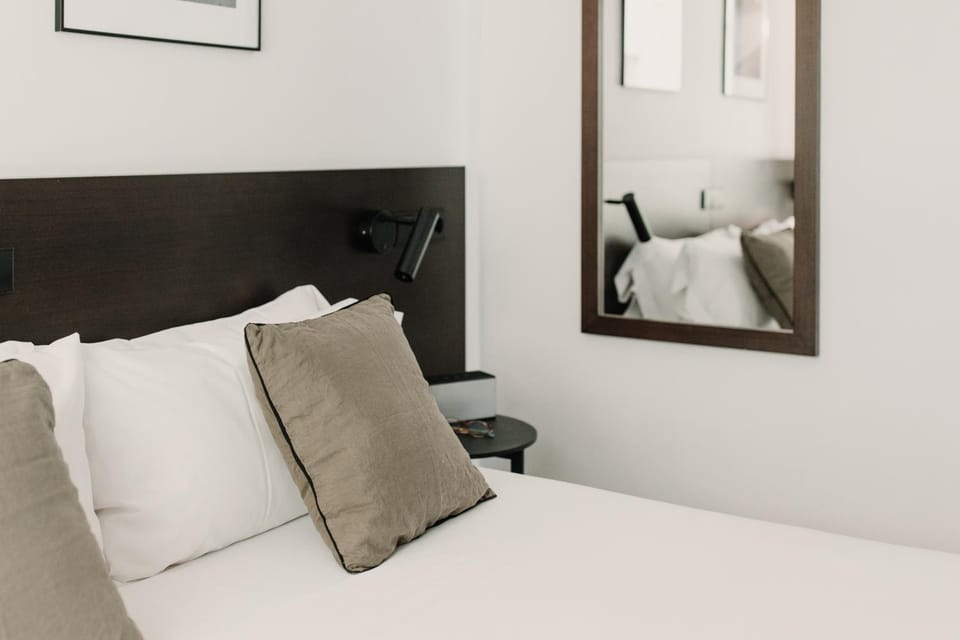Bed, Photo of the whole room