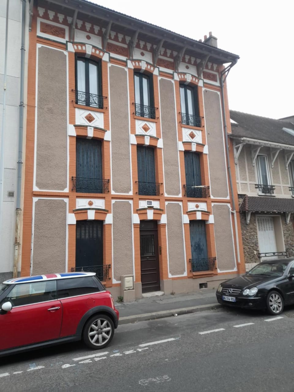 Property building, Street view