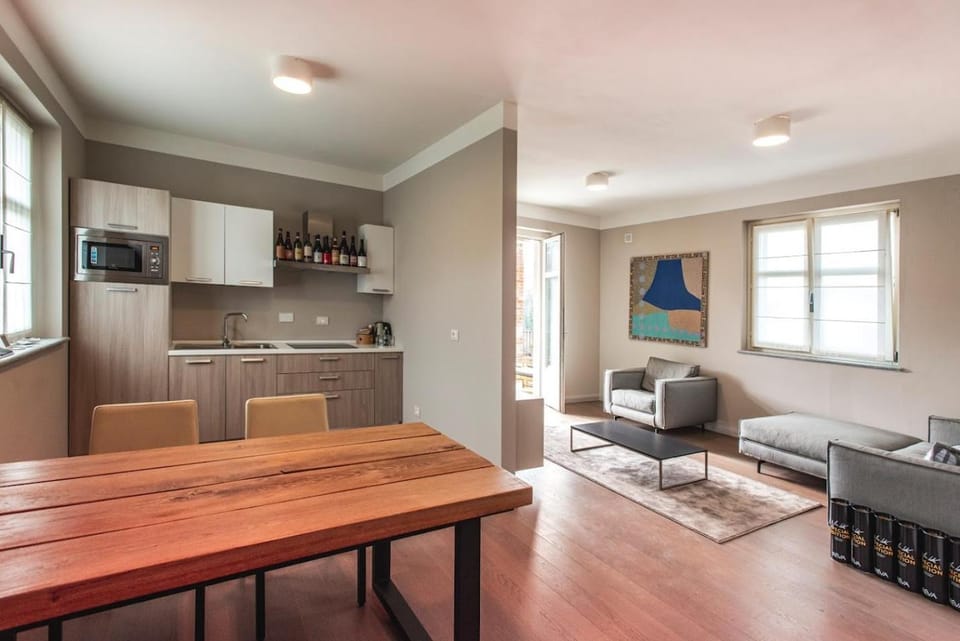 Kitchen or kitchenette, Living room, Dining area, minibar