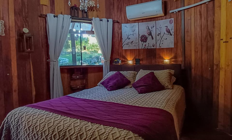 Bed, Photo of the whole room, Bedroom, air conditioner