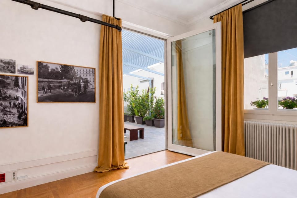Bed, Photo of the whole room