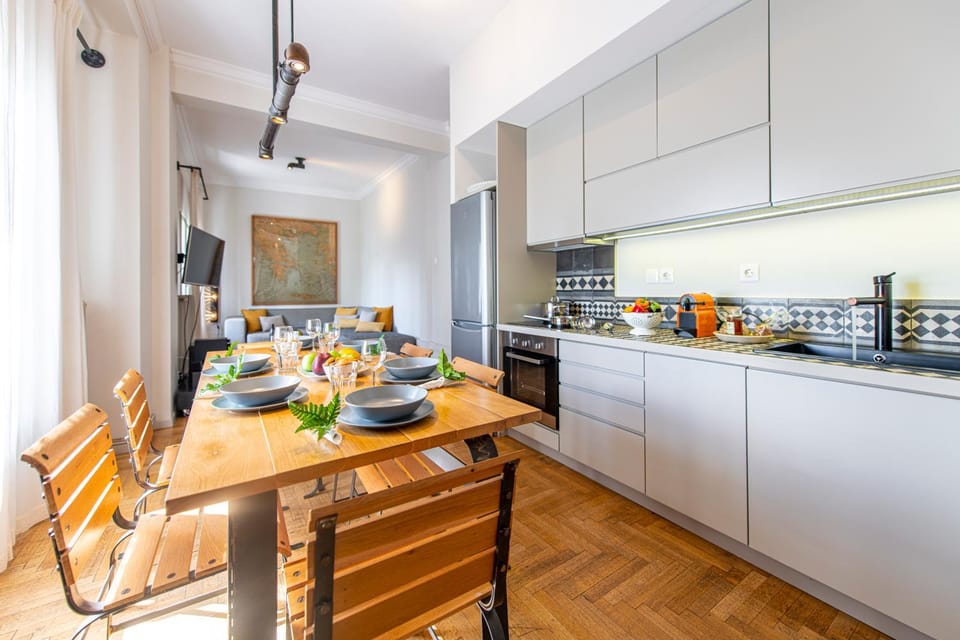 Coffee/tea facilities, Kitchen or kitchenette, Dining area