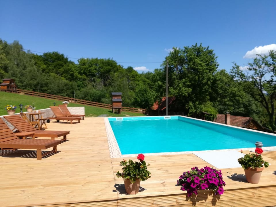 Grebengradska Medna Hiža Country House in Slovenia