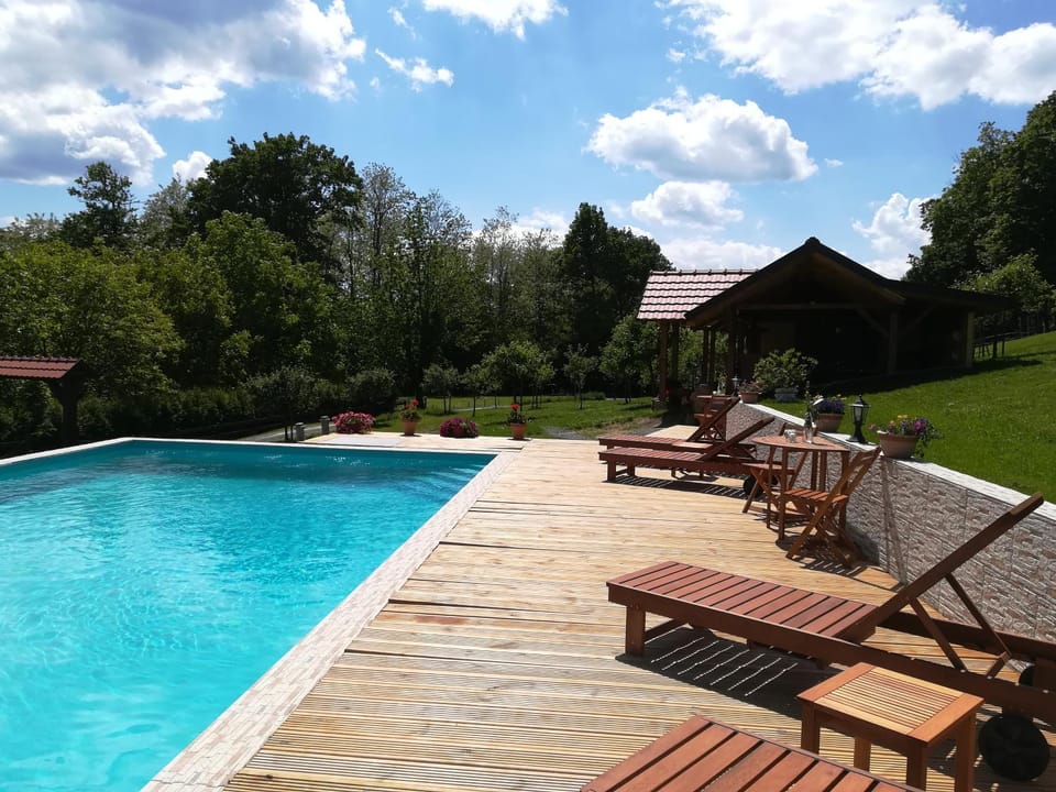 Grebengradska Medna Hiža Country House in Slovenia