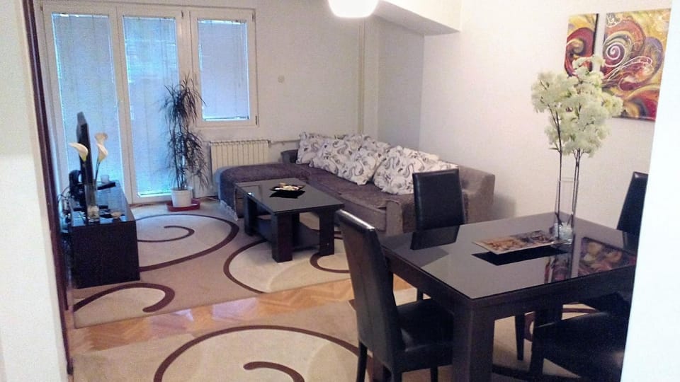 Living room, Photo of the whole room, Seating area, Dining area