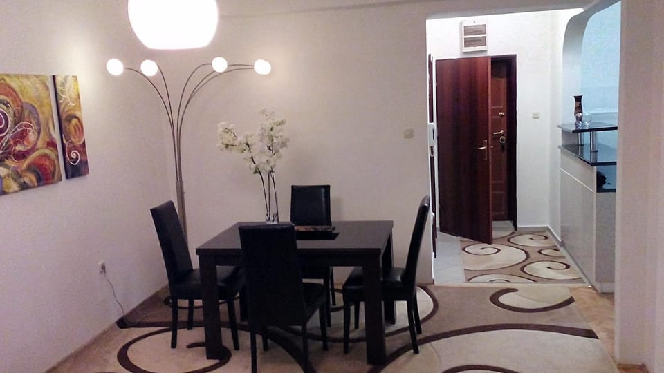 Kitchen or kitchenette, Living room, Dining area
