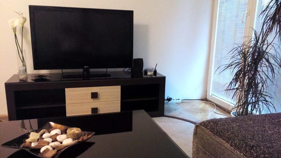 Communal lounge/ TV room, Coffee/tea facilities, Living room, Seating area