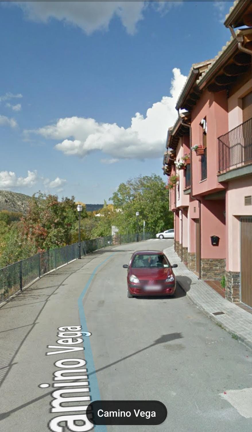 Staff, Facade/entrance, People, Pets, Landmark view, Mountain view, Street view, Family