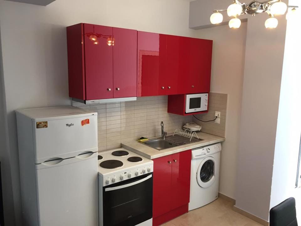 Coffee/tea facilities, Kitchen or kitchenette, Seating area, Dining area