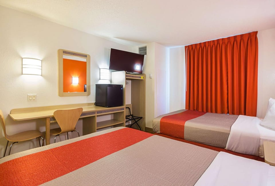 TV and multimedia, Bedroom, On site