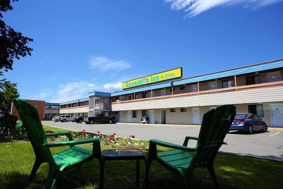 BBQ facilities, Garden, Seating area