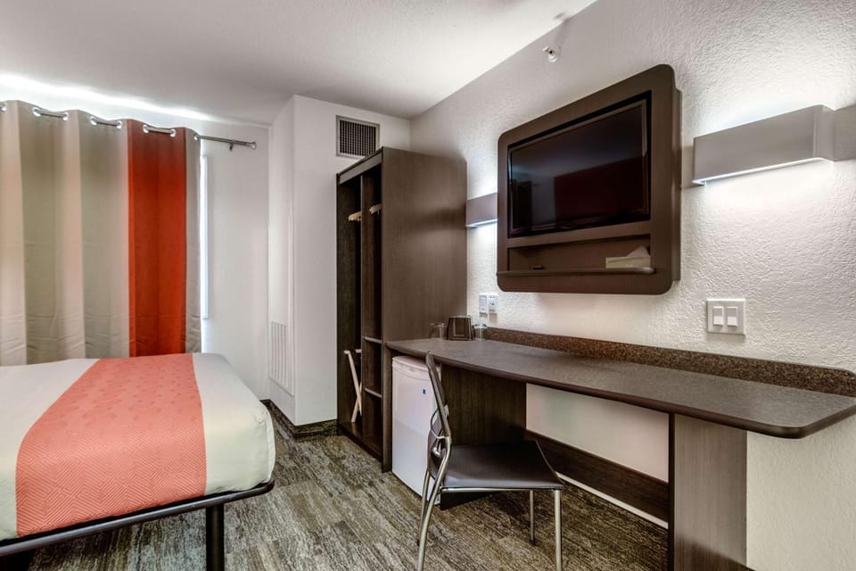 Photo of the whole room, Bedroom, On site
