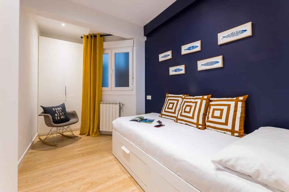 Bed, Photo of the whole room